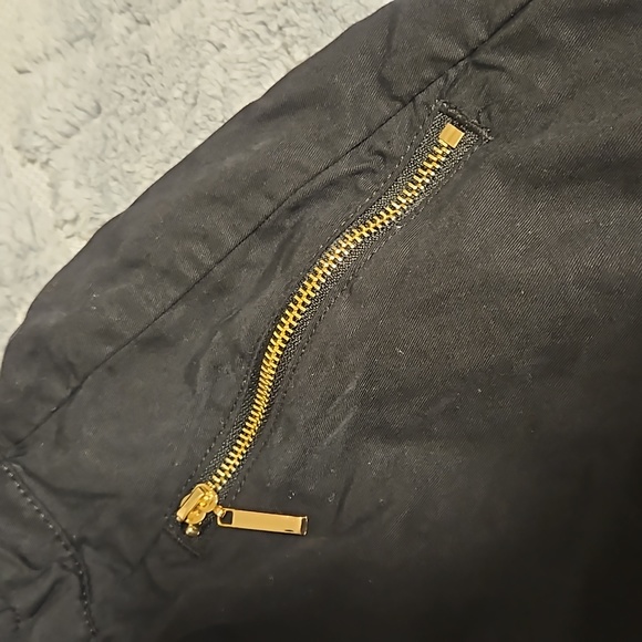 💖 $ 5 add on Suzy Shier pull on Pants with gold zipper pockets💖 - Picture 3 of 4